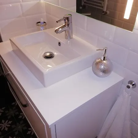 Kaixo-san Mames-bilbao Intermodal Apartman *